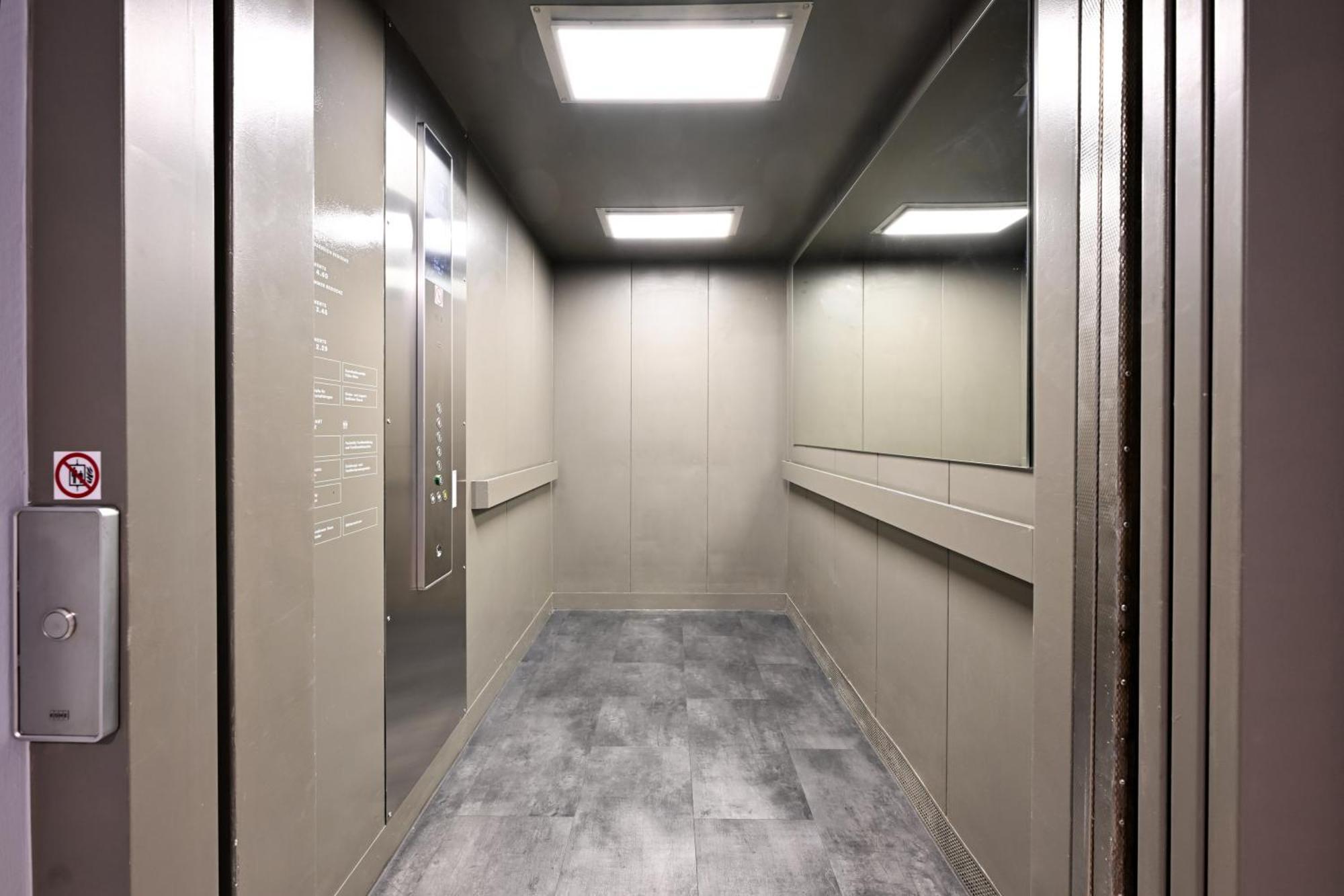 Apartment Rosengarten Fuerth, Moderne Serviced In Citylage, Ganze 50 M2, Nahe Nuernberg, Metro, Sauna *