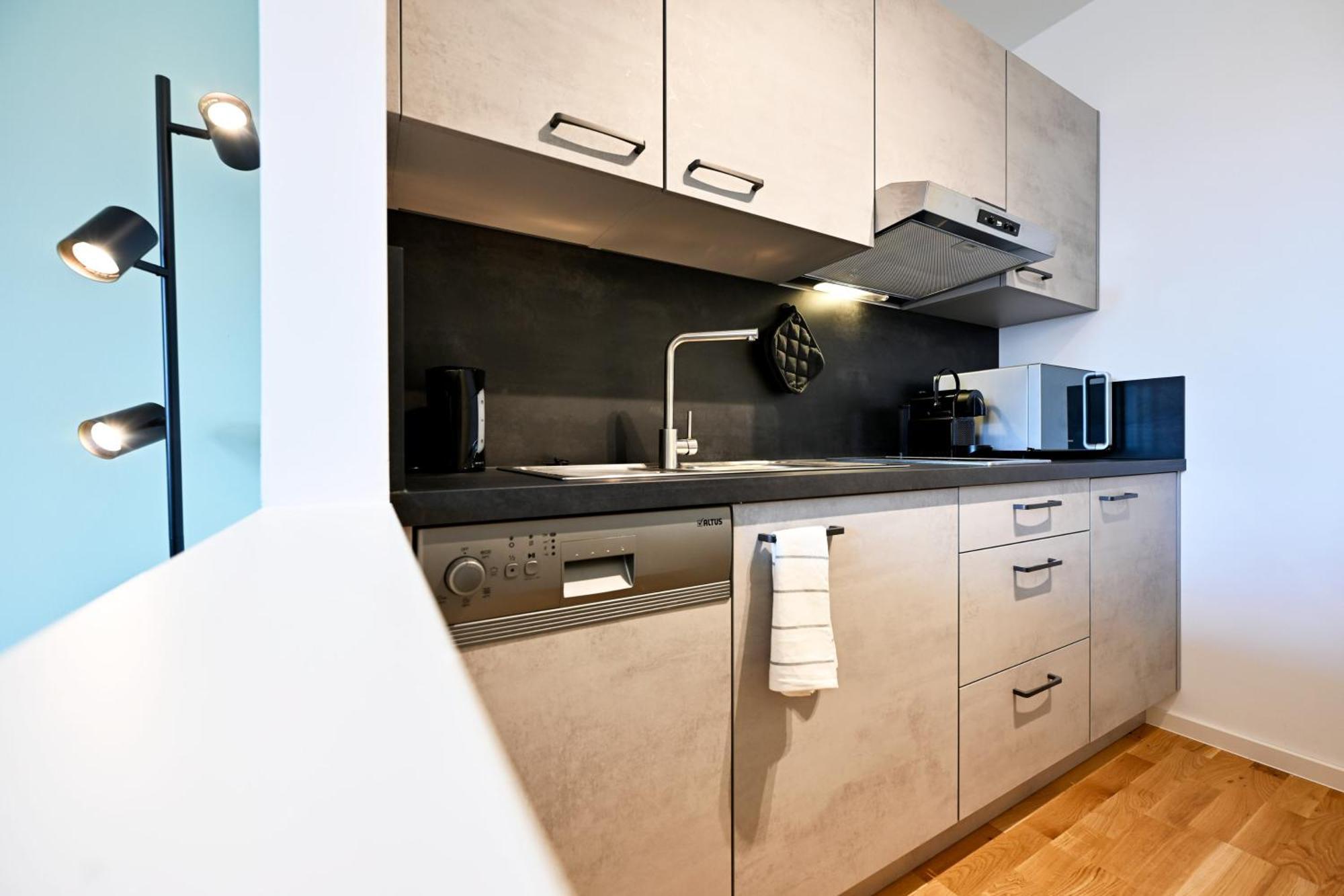 Apartment Rosengarten Fuerth, Moderne Serviced In Citylage, Ganze 50 M2, Nahe Nuernberg, Metro, Sauna