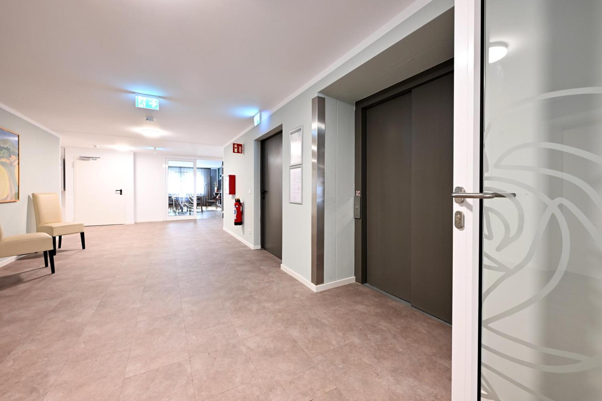 Apartment Rosengarten Fuerth, Moderne Serviced In Citylage, Ganze 50 M2, Nahe Nuernberg, Metro, Sauna