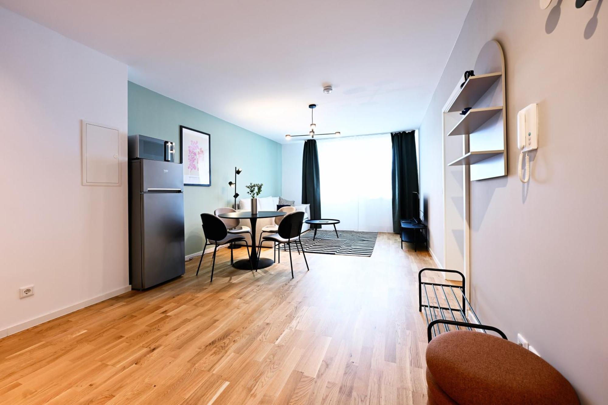 Apartment Rosengarten Fuerth, Moderne Serviced In Citylage, Ganze 50 M2, Nahe Nuernberg, Metro, Sauna