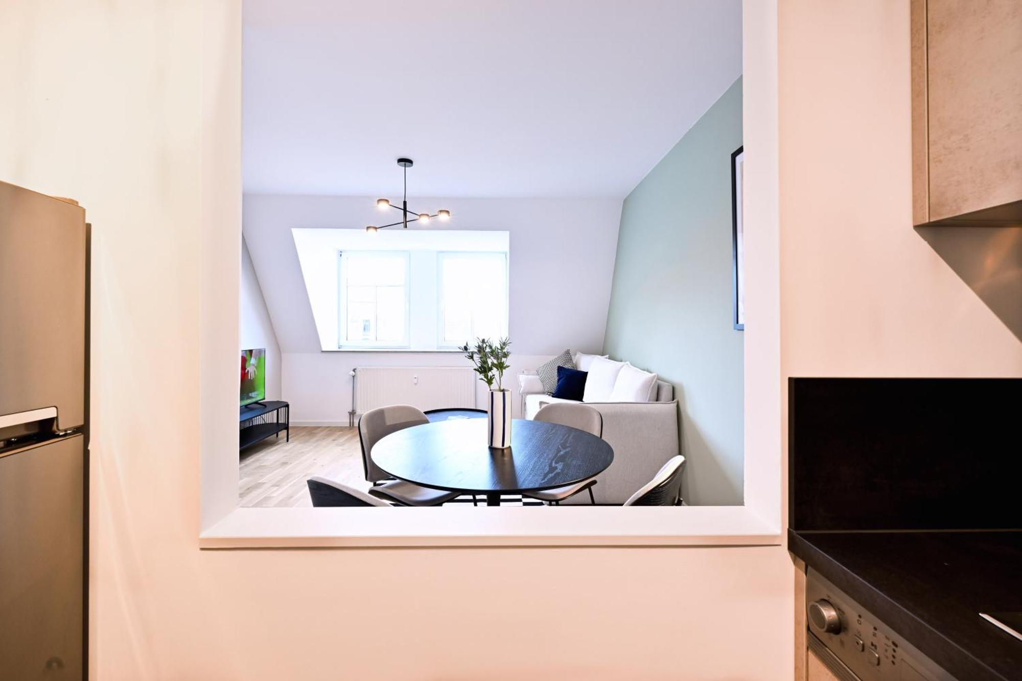 Rosengarten Fuerth, Moderne Serviced In Citylage, Ganze 50 M2, Nahe Nuernberg, Metro, Sauna Apartment