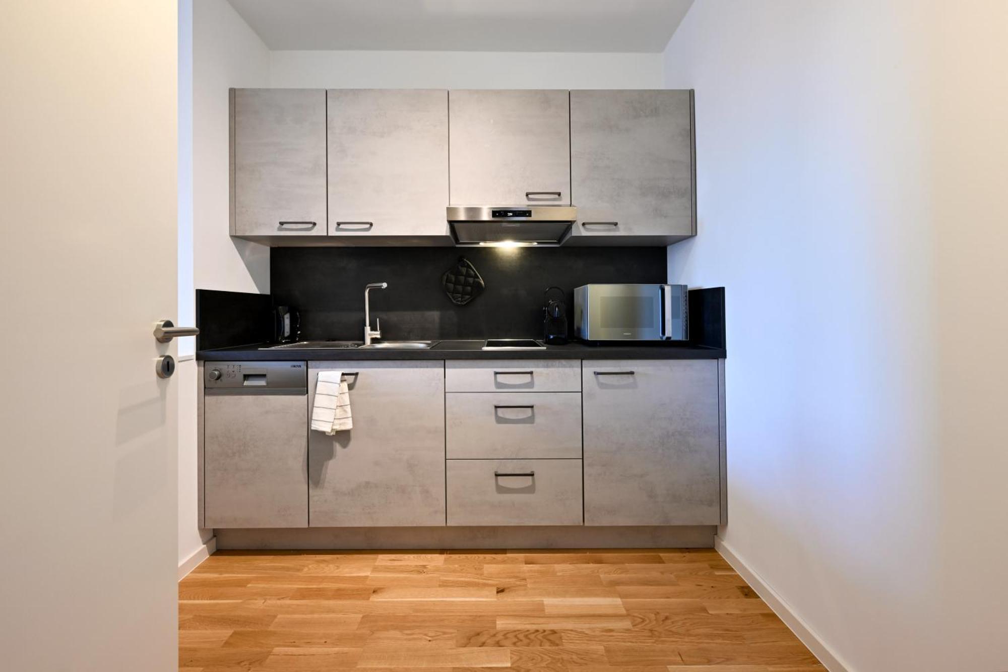 Rosengarten Fuerth, Moderne Serviced In Citylage, Ganze 50 M2, Nahe Nuernberg, Metro, Sauna *