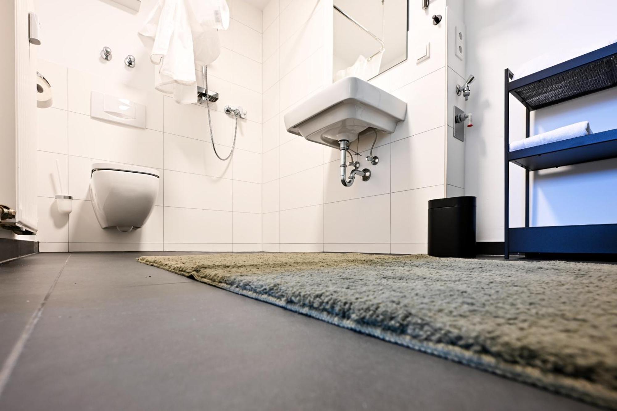 Rosengarten Fuerth, Moderne Serviced In Citylage, Ganze 50 M2, Nahe Nuernberg, Metro, Sauna Appartement *