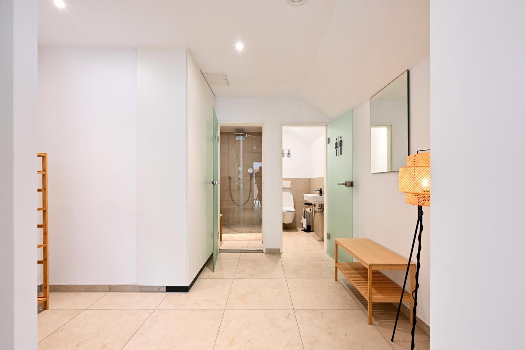 Rosengarten Fuerth, Moderne Serviced In Citylage, Ganze 50 M2, Nahe Nuernberg, Metro, Sauna * Fürth